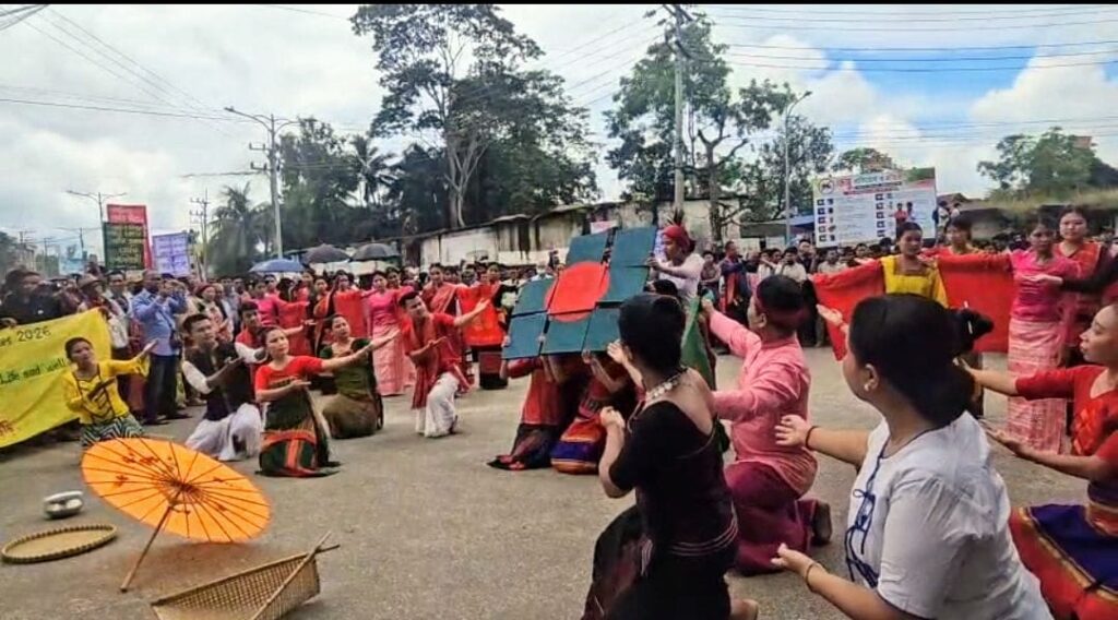 জাতীয় পতাকার অবমাননা কোনো পরিচয়-রাজনীতির অংশ হতে পারে না