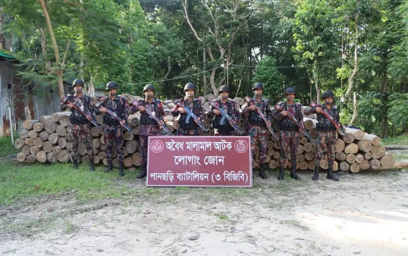পানছড়িতে বিজিবির অভিযানে ৪১৯ ঘনফুটের বেশি কাঠ জব্দ
