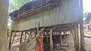 পানি নেমেছে, থামেনি দুর্ভোগ: এক মাস পরও পুনর্বাসনের অপেক্ষায় বান্দরবানের সাড়ে ১২ হাজার পরিবার