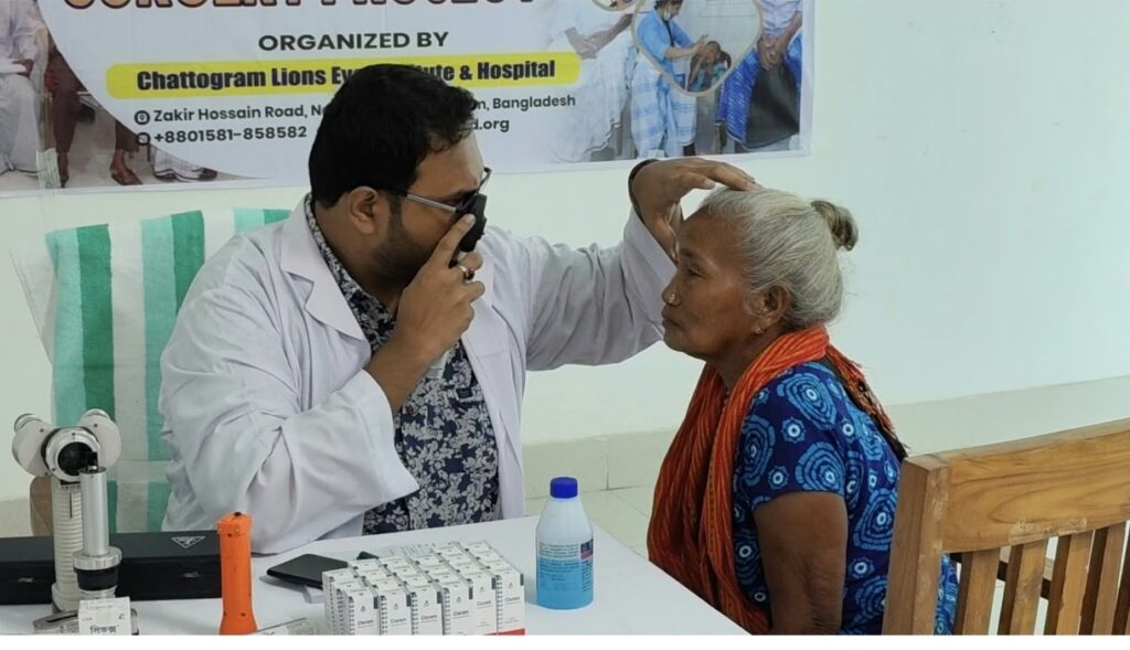 পানছড়িতে সেনাবাহিনীর বিনামূল্যে চক্ষু চিকিৎসা ক্যাম্প, সেবা পেলেন ৬০০ মানুষ