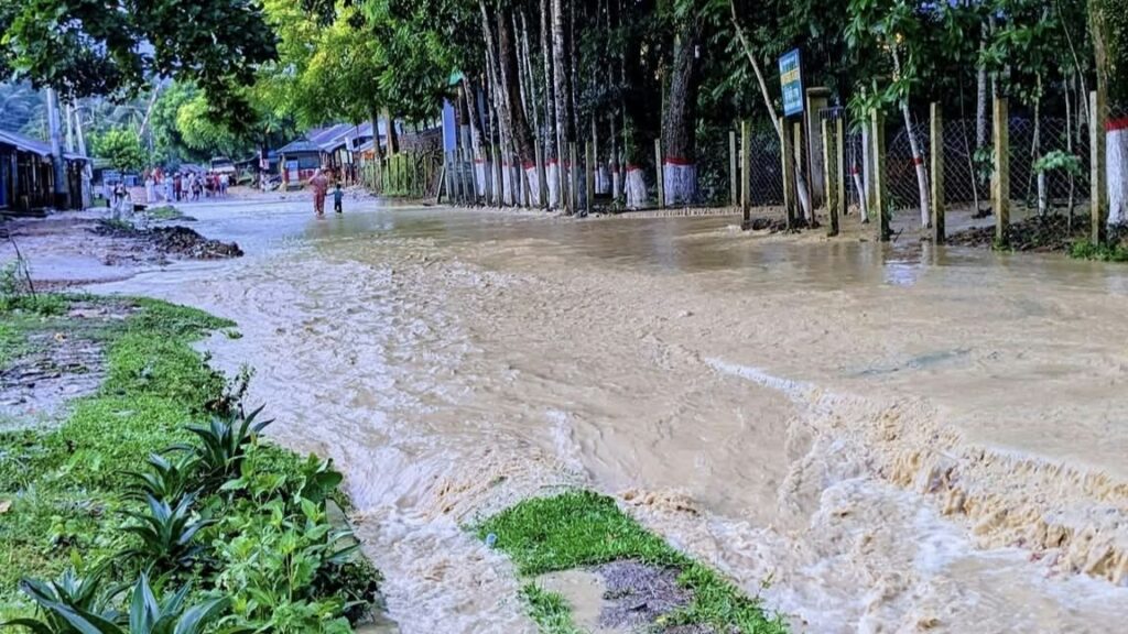 খাগড়াছড়িতে ভারী বৃষ্টিতে নিম্নাঞ্চল প্লাবিত, মাইনী নদীর পানি বিপৎসীমার ওপরে