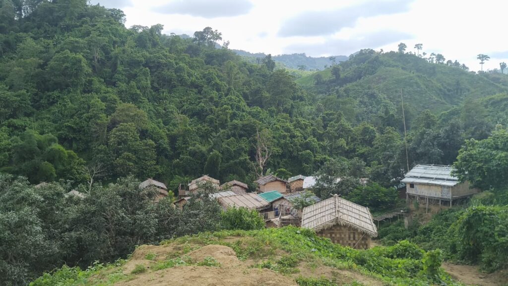 বিদ্যুৎ-নেটওয়ার্কহীন আলীকদমের কুরুকপাতা, ডিজিটাল সেবার যুগেও নাগরিক বঞ্চনা