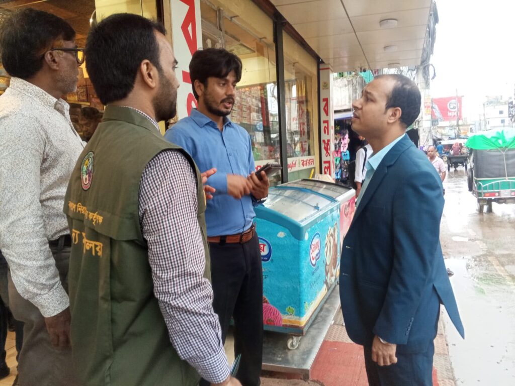 খাগড়াছড়িতে বিশুদ্ধ খাদ্য আদালতের অভিযান, তিন প্রতিষ্ঠানকে অর্থদণ্ড