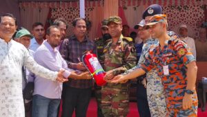 সেনাবাহিনীর উদ্যোগে মহালছড়ি বাজারে অগ্নিনির্বাপণ ব্যবস্থা উদ্বোধন, সচেতনতামূলক মহড়া