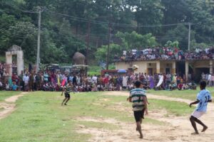খেলাধুলার মাধ্যমে সম্প্রীতি জোরদারে সেনাবাহিনীর উদ্যোগ, লামায় জমজমাট ফুটবল আয়োজন