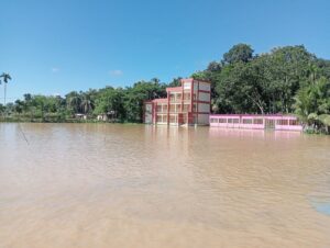 কাচালং নদীর পানি বিপদসীমার ওপরে, প্লাবিত নিম্নাঞ্চল; কাপ্তাই বাঁধের গেট খুলে দেওয়ার দাবি