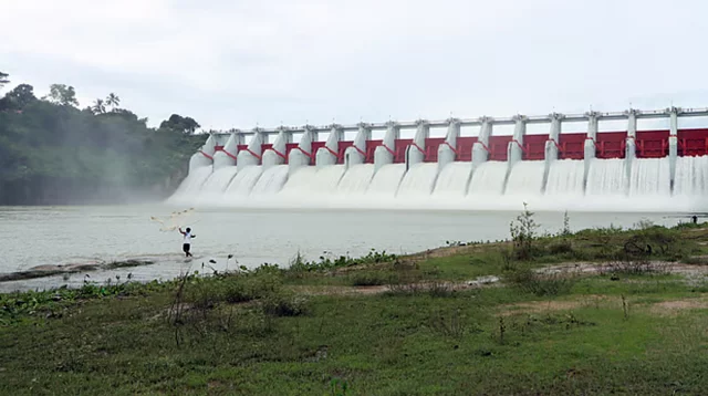 কাপ্তাই হ্রদের পানি বিপদসীমার কাছাকাছি, রাতেই দ্বিতীয়বার খুলছে ১৬ জলকপাট