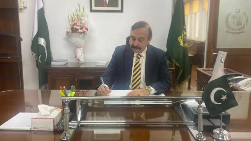 ইমরান খানের স্বাস্থ্য নিয়ে সুপ্রিম কোর্টের দেয়া সিদ্ধান্ত 'পূর্ণাঙ্গভাবে' বাস্তবায়ন করা হবে: কেন্দ্রীয় মন্ত্রী