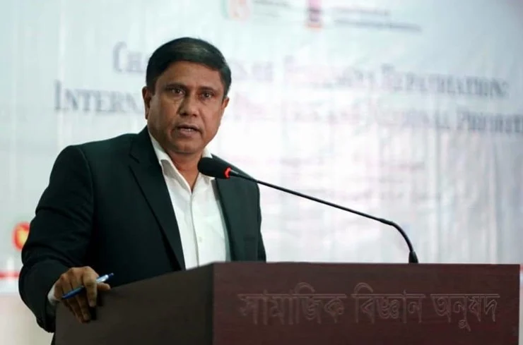রোহিঙ্গাদের প্রতি আরাকান আর্মির মনোভাব মিয়ানমার সেনাবাহিনীর চেয়েও কঠোর- প্রতিরক্ষা উপদেষ্টা