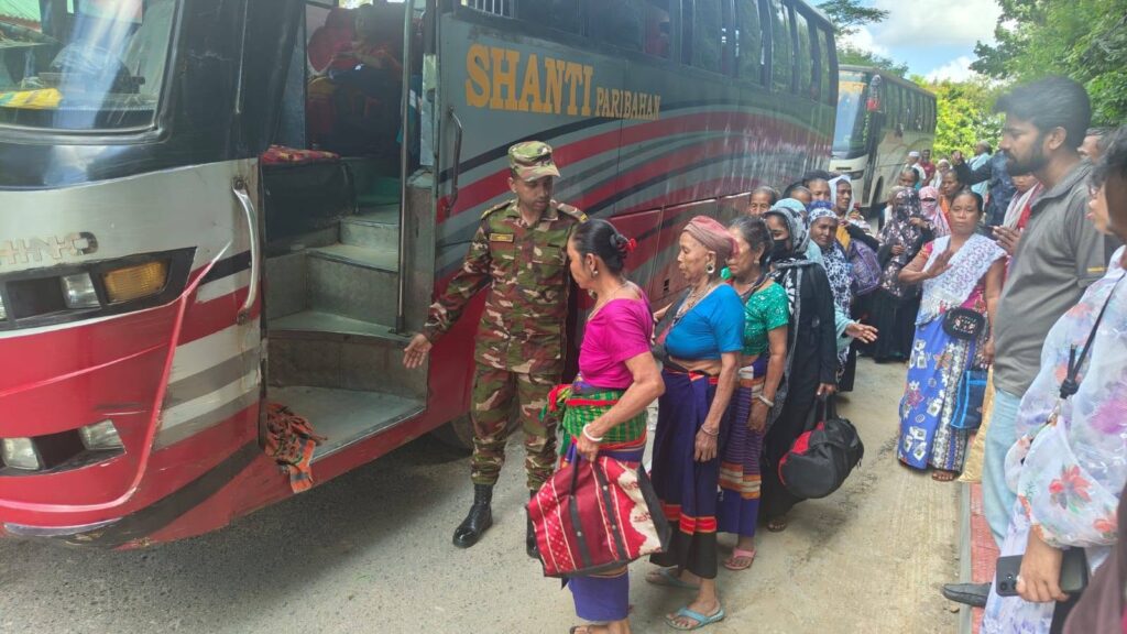 ছানিমুক্তির পথে খাগড়াছড়ির দুর্গম এলাকার ৮৪ জন মানুষ, পাশে বাংলাদেশ সেনাবাহিনী