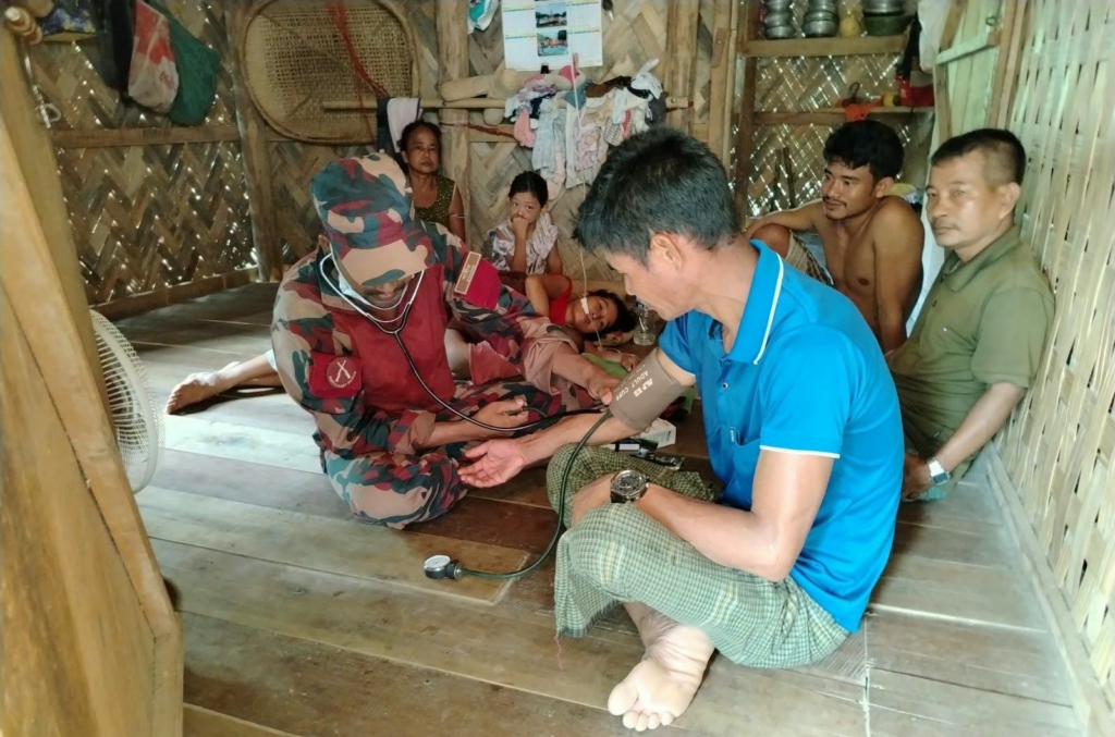 দুর্গম মদকে ডায়রিয়ার প্রাদুর্ভাব, বিপদের সময় মানুষের পাশে বিজিবি