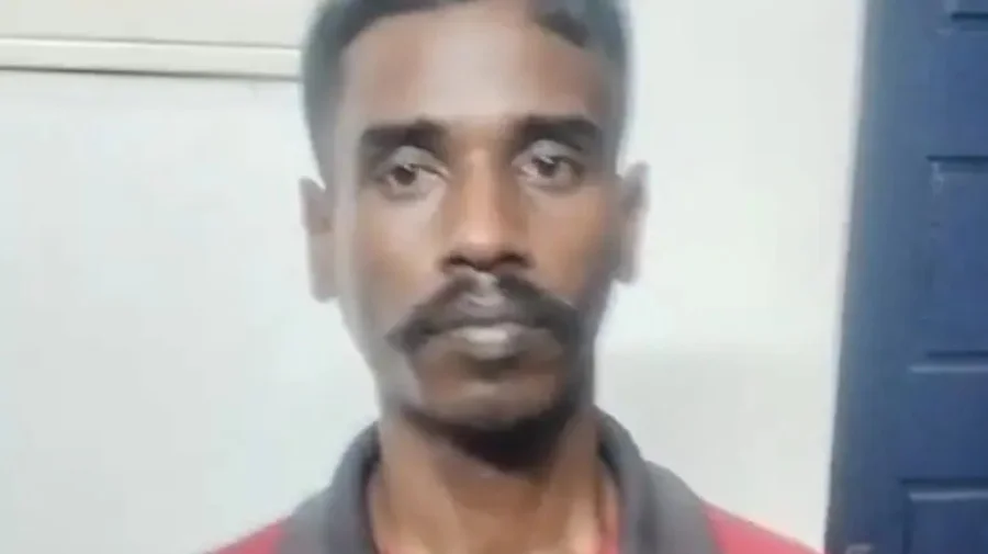 ভারতীয় নৌ বাহিনিতে চাকরি, বাংলাদেশি যুবক গ্রেফতার