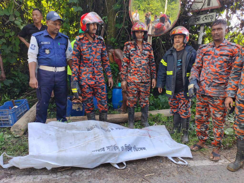 মাটিরাঙ্গায় নিয়ন্ত্রণ হারিয়ে খাদে মালবাহী জিপ, চালকের মৃত্যু