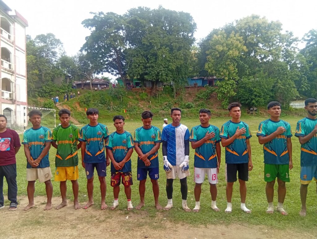 বাঙ্গালহালিয়ায় জমজমাট আয়োজনে আরাফাত রহমান কোকো স্মৃতি ফুটবল টুর্নামেন্টের উদ্বোধন