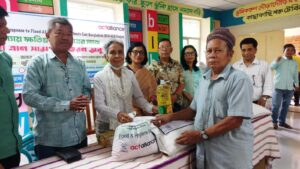 বান্দরবানে বন্যায় ক্ষতিগ্রস্ত ৭১ পাহাড়ি পরিবারের পাশে সিসিডিবি