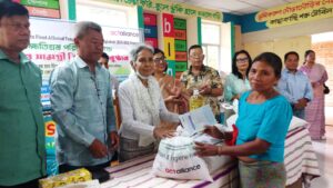 বান্দরবানে বন্যায় ক্ষতিগ্রস্ত ৭১ পাহাড়ি পরিবারের পাশে সিসিডিবি