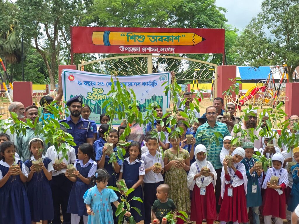 দুর্গম লংগদুতে বদলের ছোঁয়া, জনসেবায় মাঠমুখী উপজেলা প্রশাসন