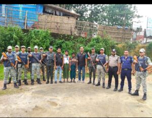 টেকনাফে ১৬ এপিবিএনের বিশেষ যৌথ অভিযান, দুই কুখ্যাত ডাকাতসহ গ্রেপ্তার ৪