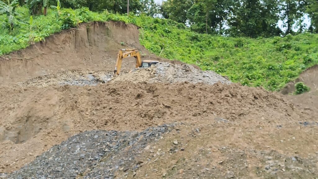লামায় পাহাড় কাটা বন্ধে হাইকোর্টের কড়া নির্দেশ, ৩ দিনের মধ্যে ব্যবস্থা নিতে হবে