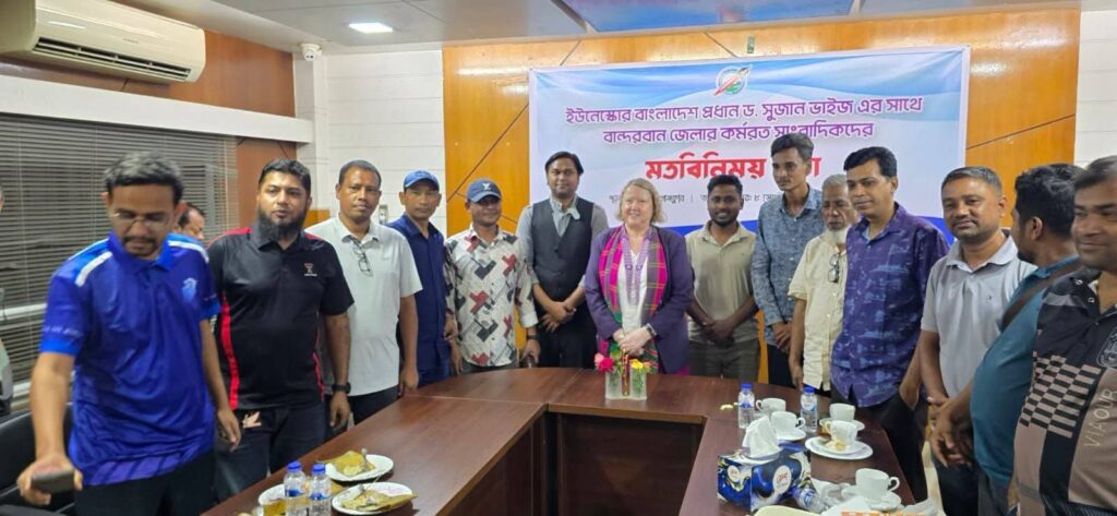 বান্দরবানে সাংবাদিকদের সঙ্গে ইউনেস্কোর বাংলাদেশ প্রধানের মতবিনিময়