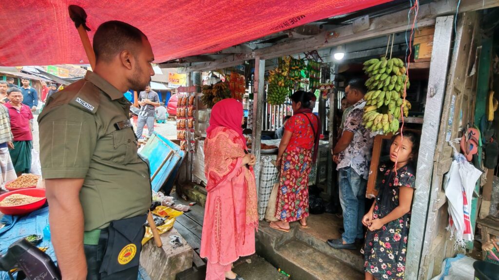 নানিয়ারচর বাজারে ভ্রাম্যমাণ আদালত, দুই ব্যবসায়ীকে জরিমানা