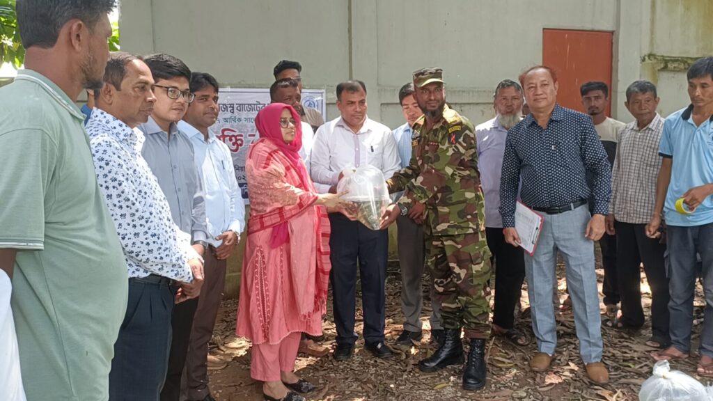 নানিয়ারচরে ১৭২ কেজি বিভিন্ন প্রজাতির মাছের পোনা অবমুক্ত