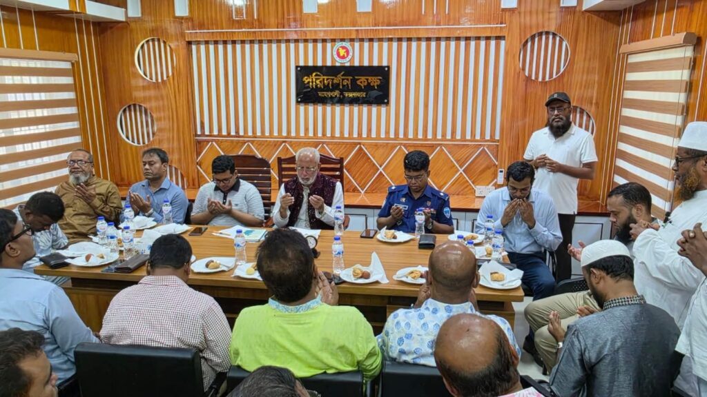 মহেশখালীতে সংসদ সদস্যের পরিদর্শন কক্ষ উদ্বোধন, ৫০ পরিবার পেল ঢেউটিন ও নগদ সহায়তা