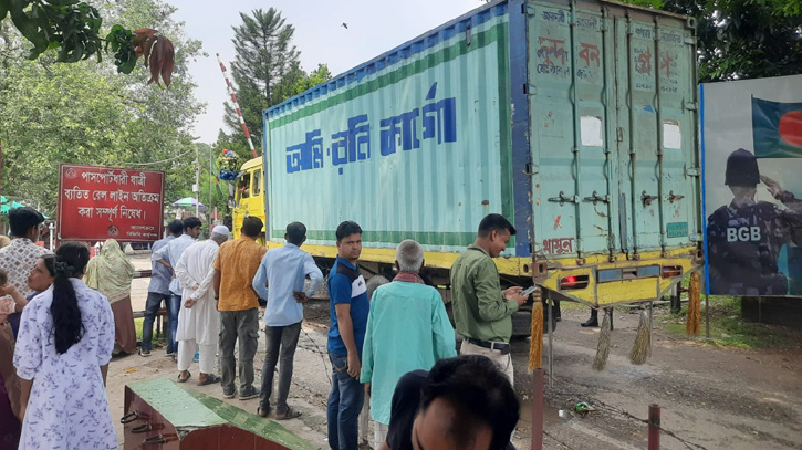 ধর্মঘট তুলে নিলো ভারতীয়রা, ৫ দিন পর হিলি স্থলবন্দরে আমদানি-রফতানি শুরু