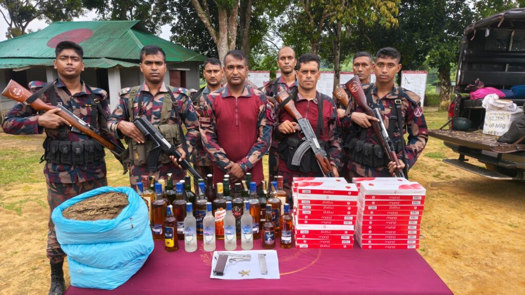 খাগড়াছড়ি সীমান্তে বিদেশি পিস্তল, গুলি ও ভারতীয় মাদক জব্দ