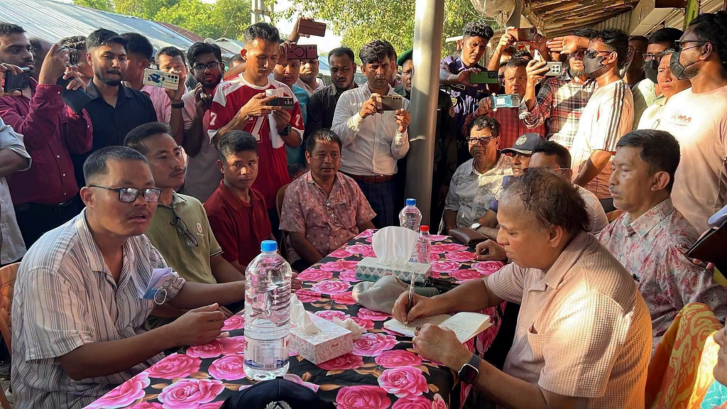 সাজেকের সংকট নিরসনে অবরোধ আহ্বানকারীদের সঙ্গে বৈঠক