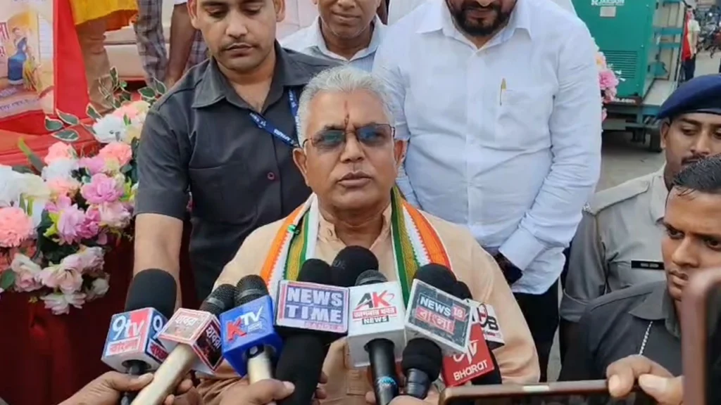 দিল্লির আন্দোলন নিয়ে বাংলাদেশকে নিশানা পশ্চিমবঙ্গের মন্ত্রী দিলীপ ঘোষের