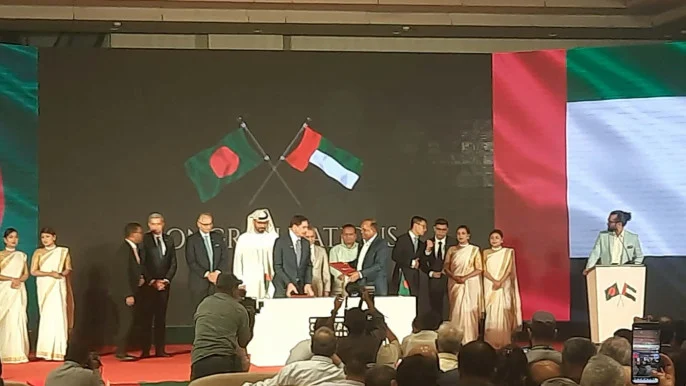 চট্টগ্রাম বন্দরে ১৫ বছর টার্মিনাল চালানোর সুযোগ পেলো দুবাইয়ের ডিপি ওয়ার্ল্ড, চুক্তি সই