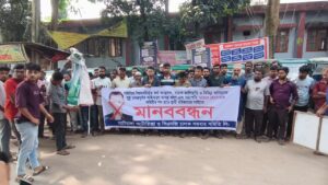 অর্থ আত্মসাতের অভিযোগে মাটিরাঙ্গায় সিএনজি সমিতির সভাপতির পদত্যাগ দাবি, সড়ক অবরোধ