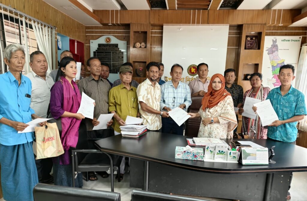 মাটিরাঙ্গায় প্রবারণা পূর্ণিমা উপলক্ষে ৪১টি বৌদ্ধ মন্দিরে খাদ্যশস্য বিতরণ