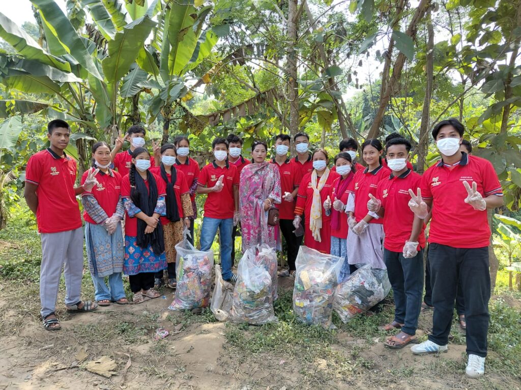 মাটিরাঙ্গায় পূজা-পরবর্তী বর্জ্য অপসারণে ‘ইউথ অরিজিন ফাউন্ডেশন’