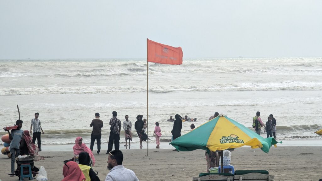 ঘূর্ণিঝড় অর্ণবের প্রভাবে উত্তাল সাগর, কক্সবাজারসহ চার বন্দরে ৩ নম্বর সতর্কসংকেত