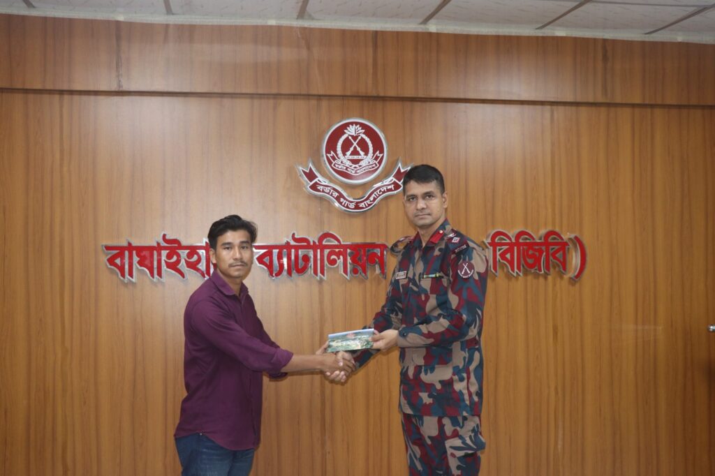 দুর্গাপূজায় বাঘাইছড়ির তিন মন্দিরে ৫৪ বিজিবির আর্থিক সহায়তা