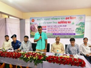 লামায় বন্যহাতির আক্রমণে ক্ষতিগ্রস্ত ৬৬ জনের মাঝে ২১ লাখ ৫৯ হাজার টাকার চেক
