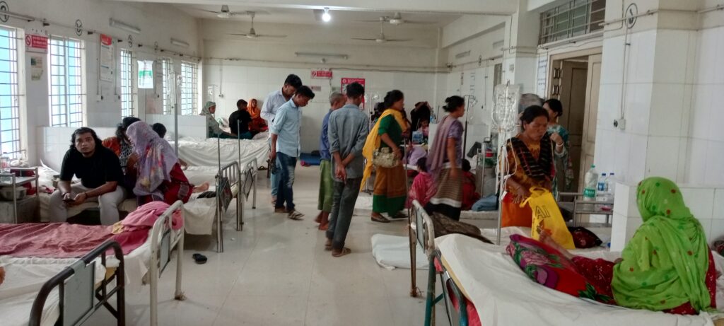 কাপ্তাইয়ে বাড়ছে ডেঙ্গুর চাপ, তিন উপজেলা থেকেও আসছেন রোগী