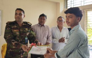 আলীকদমে সেনাবাহিনী আয়োজিত কম্পিউটার প্রশিক্ষণ শেষে সনদ পেলেন প্রশিক্ষণার্থীরা
