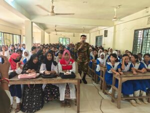দীঘিনালায় সেনাবাহিনীর উদ্যোগে কিশোরীদের স্বাস্থ্য সচেতনতামূলক ক্লাস, অংশ নিল ৫ শতাধিক শিক্ষার্থী