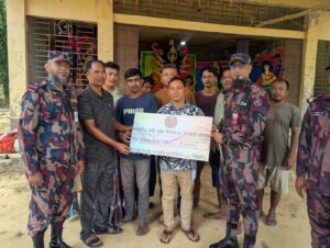 পানছড়িতে দুর্গাপূজার ছয় মণ্ডপে ৩ বিজিবির আর্থিক অনুদান