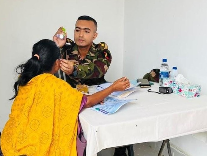 লক্ষ্মীছড়িতে সেনাবাহিনীর বিনামূল্যে চিকিৎসাসেবা ও ওষুধ বিতরণ