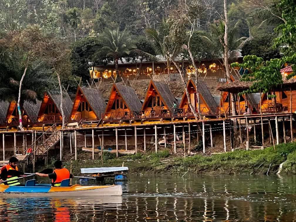 দুর্গাপূজার ছুটিতে পর্যটকের ঢল নামার অপেক্ষায় কাপ্তাই, আগেই বুকিং শেষ অধিকাংশ রিসোর্টে