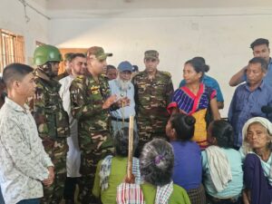 দুর্গম পাহাড়ে বিনামূল্যে সেনাবাহিনীর চক্ষু চিকিৎসা ক্যাম্প, সেবা পেলেন রোয়াংছড়ির মানুষ