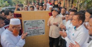 মানিকছড়িতে এলজিইডির সড়ক নির্মাণে নিম্নমানের কাজ, অসন্তোষ এমপির