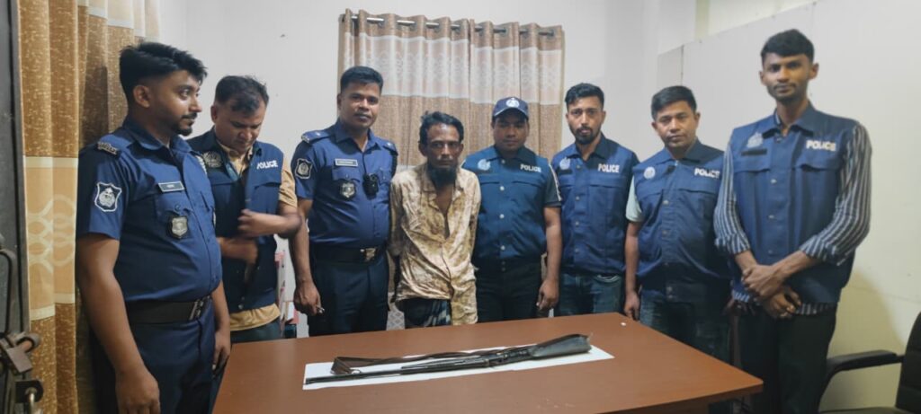 টেকনাফে পাহাড়ে অভিযান, একনলা বন্দুকসহ আটক ১