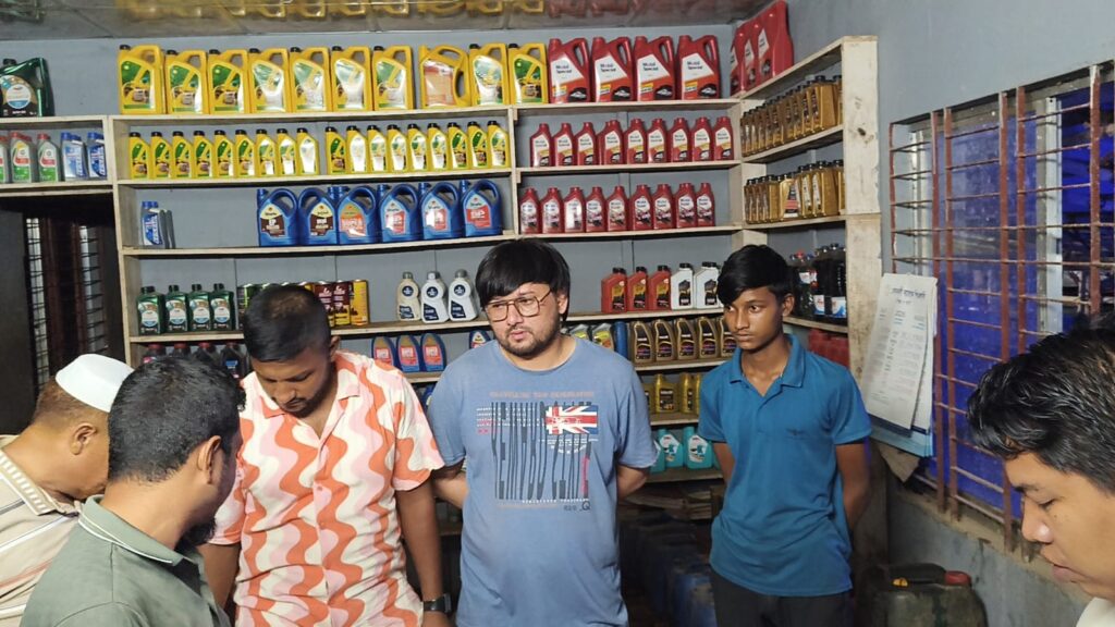 আলীকদমে জ্বালানি তেল কম দেওয়ায় ব্যবসায়ীকে ৯০ হাজার টাকা জরিমানা