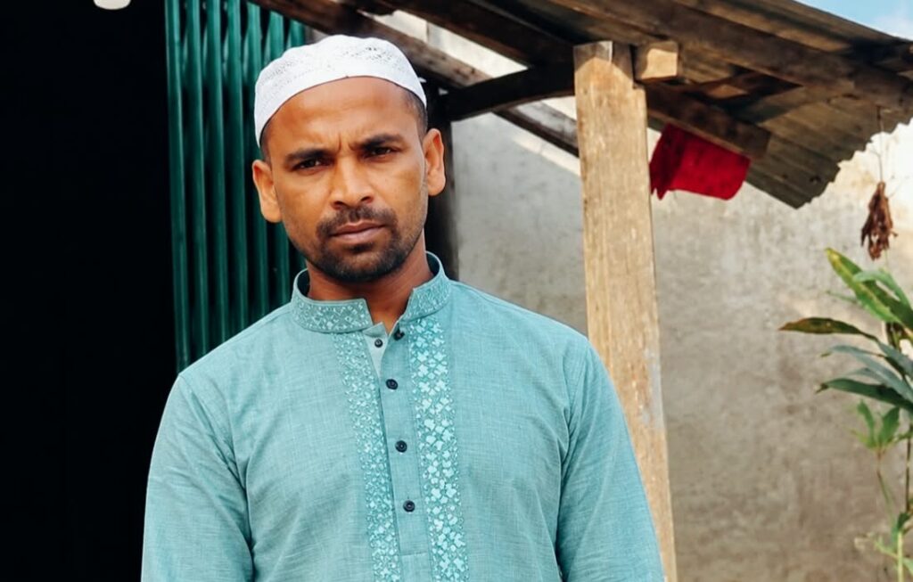 টেকনাফে দুই রাউন্ড ফাঁকা গুলি ছুড়ে ছাত্রদল নেতার বড় ভাইকে অপহরণের অভিযোগ