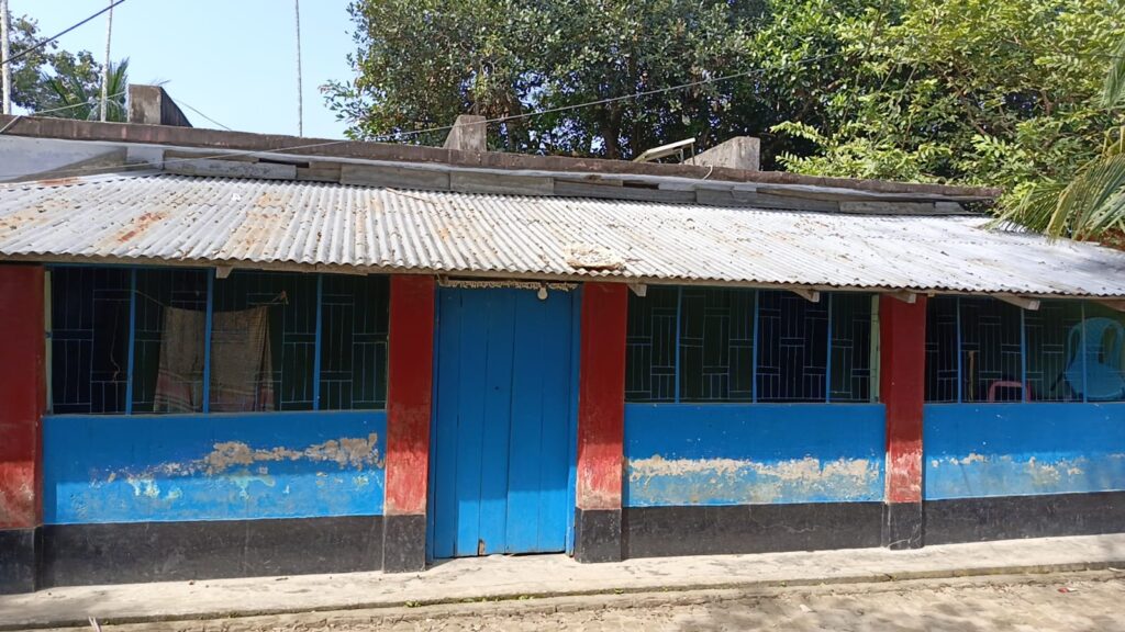 ৫৮ বছরেও সংস্কার হয়নি কাপ্তাইয়ের বাঁশকেন্দ্র জামে মসজিদ, দুর্ঘটনার শঙ্কা